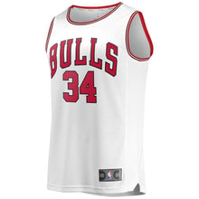 Load image into Gallery viewer, 34 - Youth Fanatics Branded Wendell Carter Jr. White Chicago Bulls Fast Break Replica Jersey - Association Edition - White