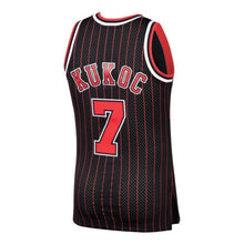 Load image into Gallery viewer, 7 - Men's Mitchell &amp; Ness Toni Kukoc Black Chicago Bulls 1995-96 Hardwood Classics Swingman Jersey - Black